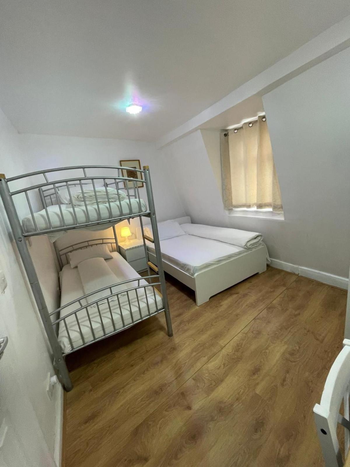 E1 -flats